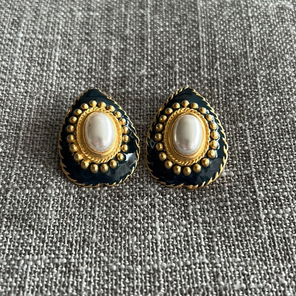 Vintage 80’s Clip On Earrings Two Pair - Picture 4 of 5